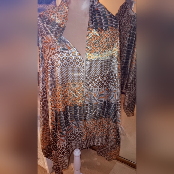 D&Y~Brown Tan Geometric Print Lightweight Neutral Wrap Scarf NWT - Picture 7 of 15